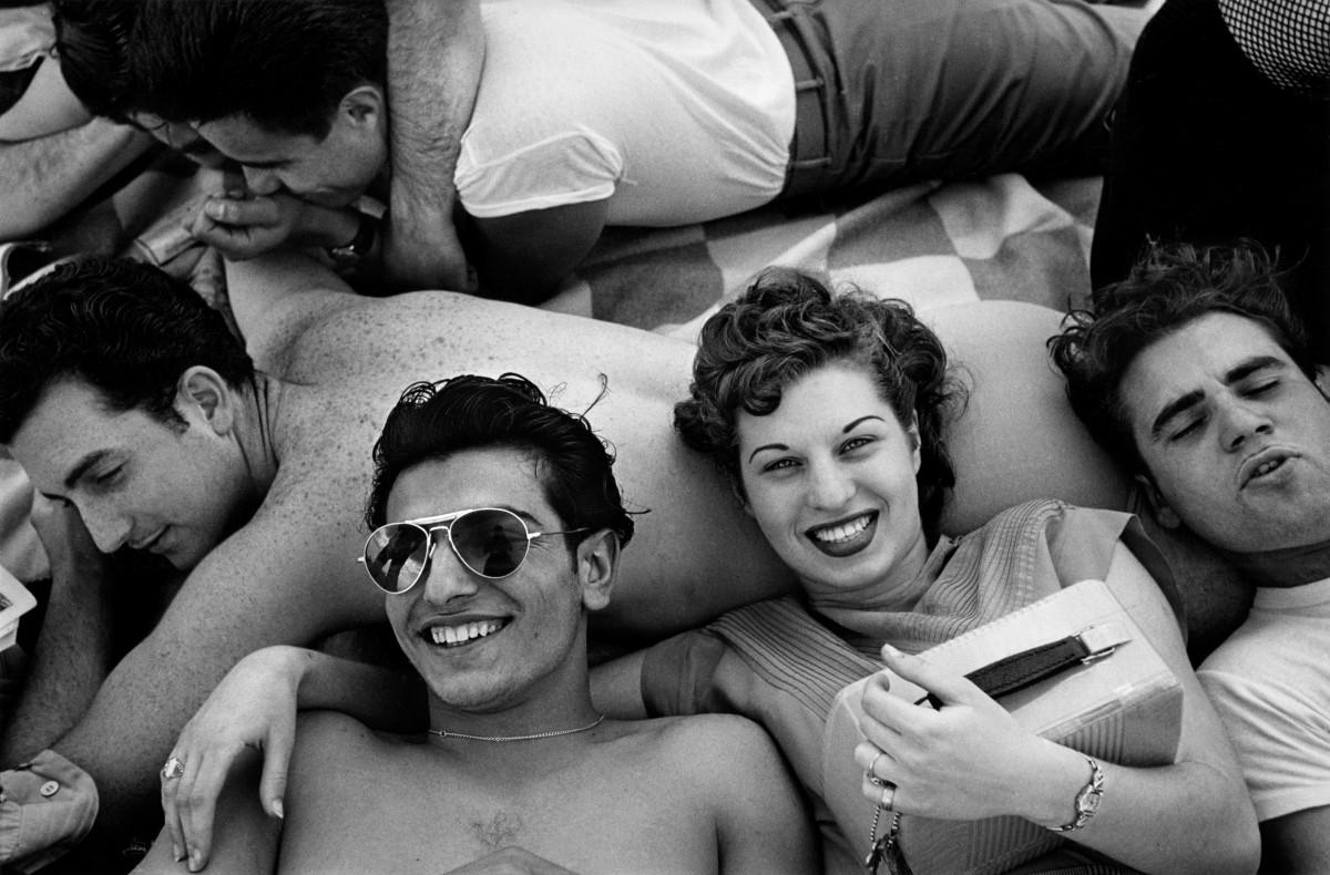 Harold Feinstein.  Adolescents de Coney Island.