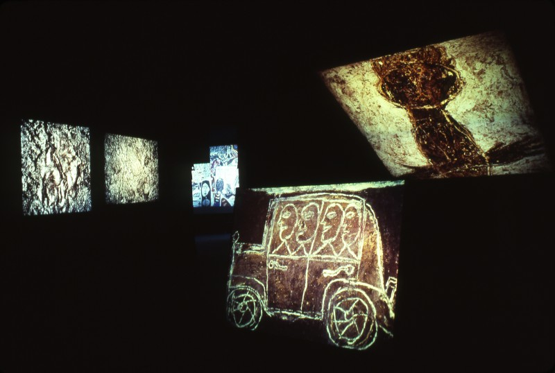 Vue de l’exposition Fiat presenta Jean Dubuffet (projection lumineuse de peintures), Turin 1978