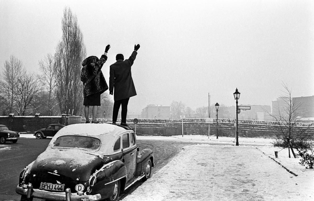 Berlin Wall, Christmas 1961. Léon Herschtritt.