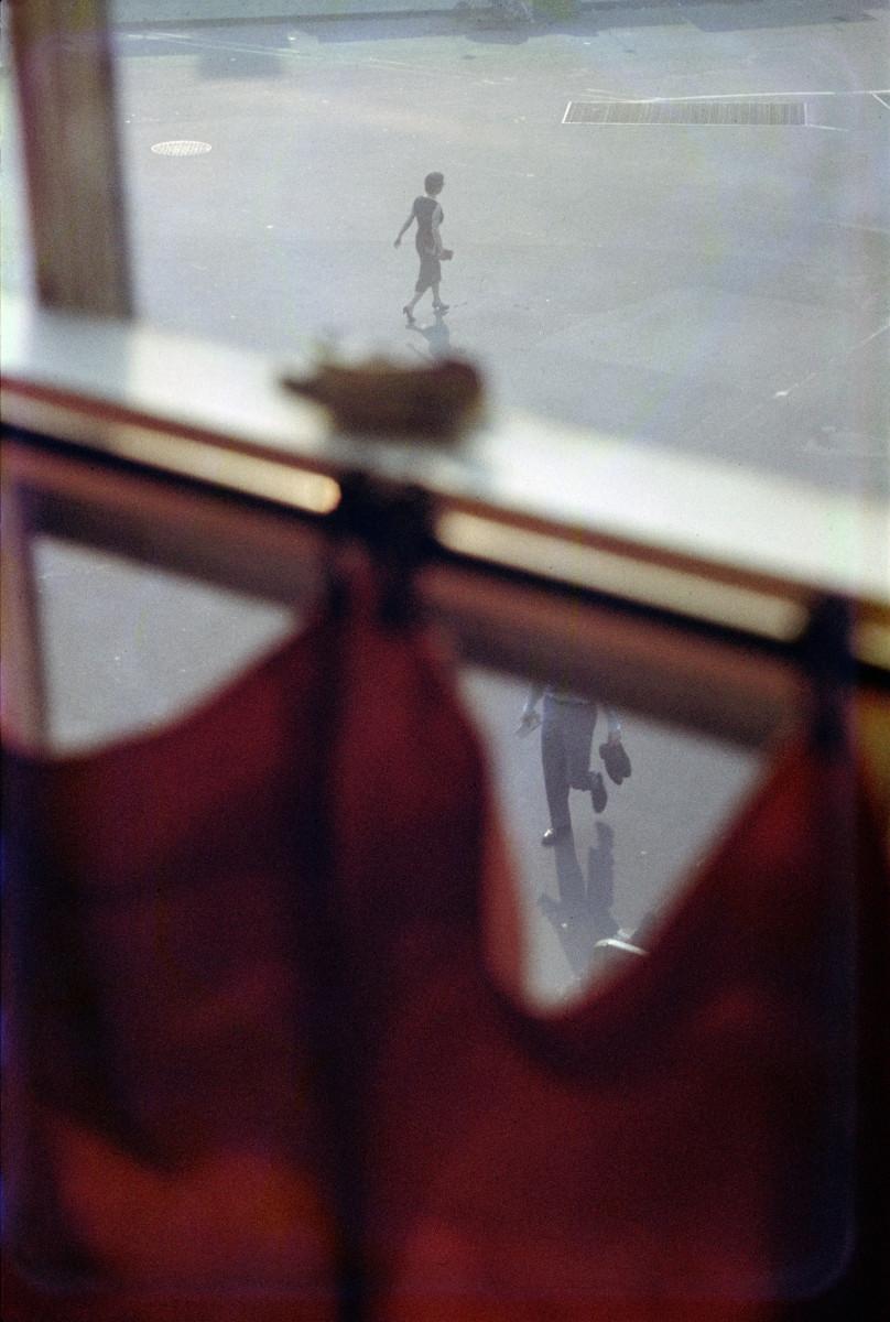 Saul Leiter. Red Curtain, 1956. Courtesy Saul Leiter Foundation.