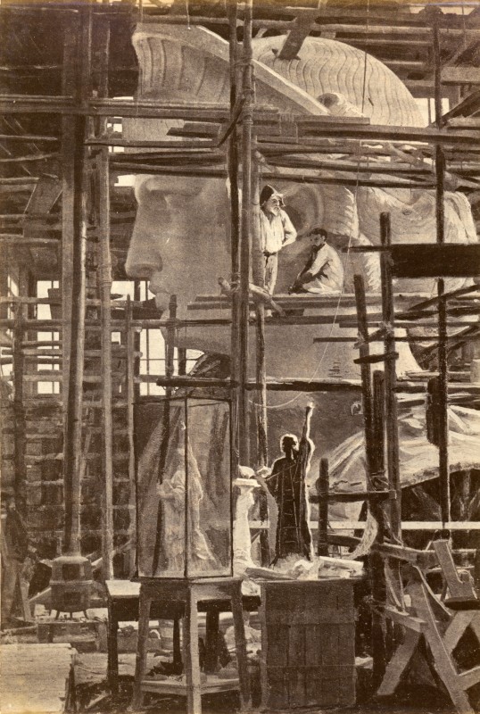 Pierre Petit, d’après une photographie de Charles Marville, Ateliers Gaget Gauthier & Cie, Construction de la Statue de la Liberté, la tête, Paris, 1881-1884.