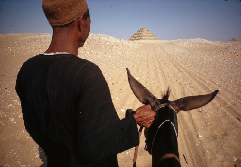 René Burri, Égypte, Saquara près du Caire, première pyramide découverte, 1962