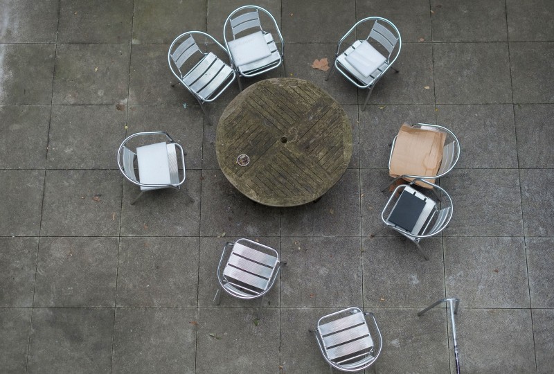 Paulien Oltheten, Seating arrangement 1, La Défense 2017