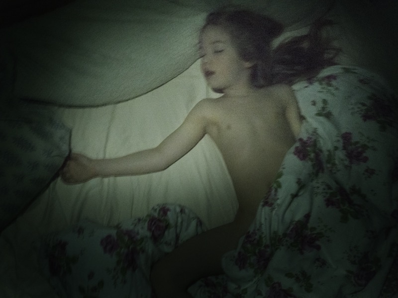 Jana en train de dormir, 2016.