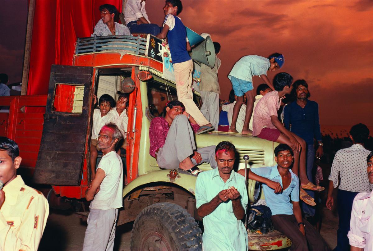 Mitch Epstein. Festival de Ganpati, Bombay, Maharashtra, Inde, 1981. Avec l’aimable autorisation de Black River Productions, Ltd. / Galerie Thomas Zander / Mitch Epstein.