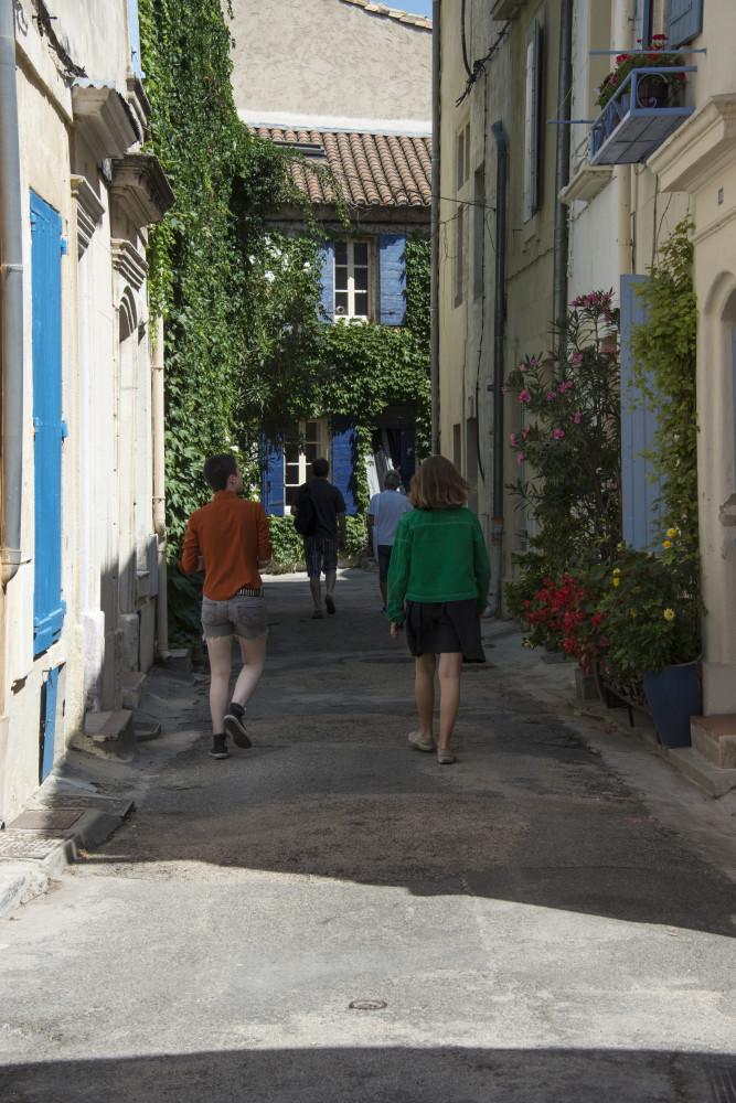 GETTING AROUND AND STAYING IN ARLES