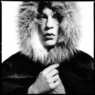 david-bailey-mick-jagger-fur-hood-1964